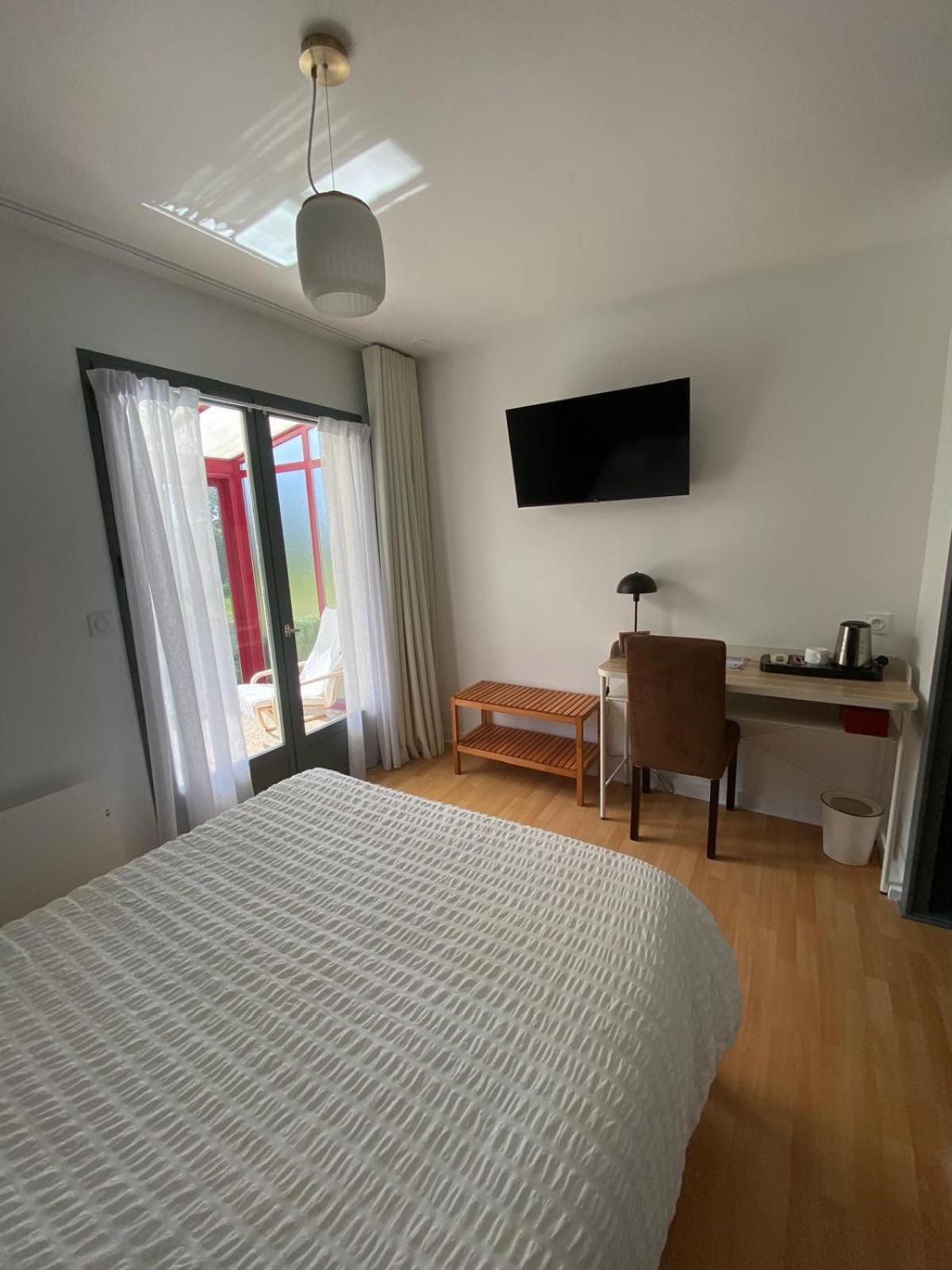 Hotel Les Voisins Beaucemaine Ploufragan 객실 사진