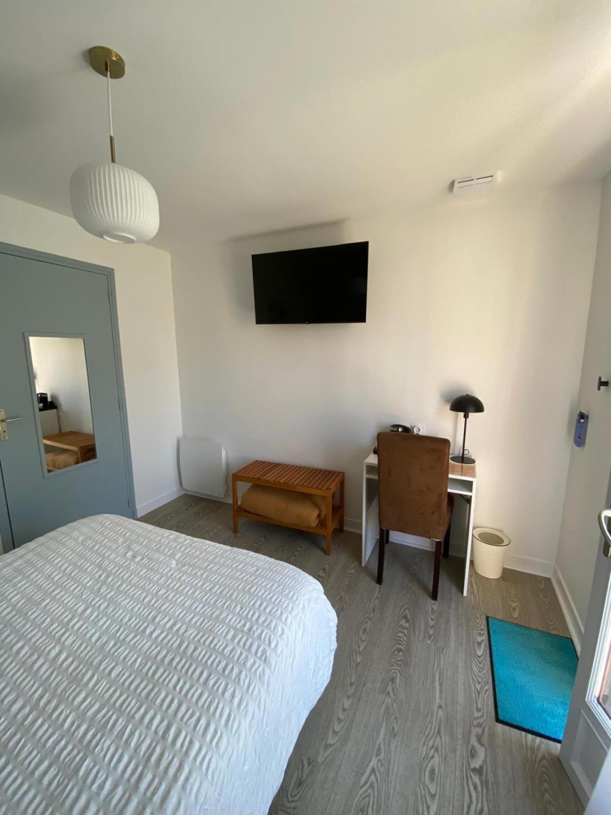 Hotel Les Voisins Beaucemaine Ploufragan 객실 사진