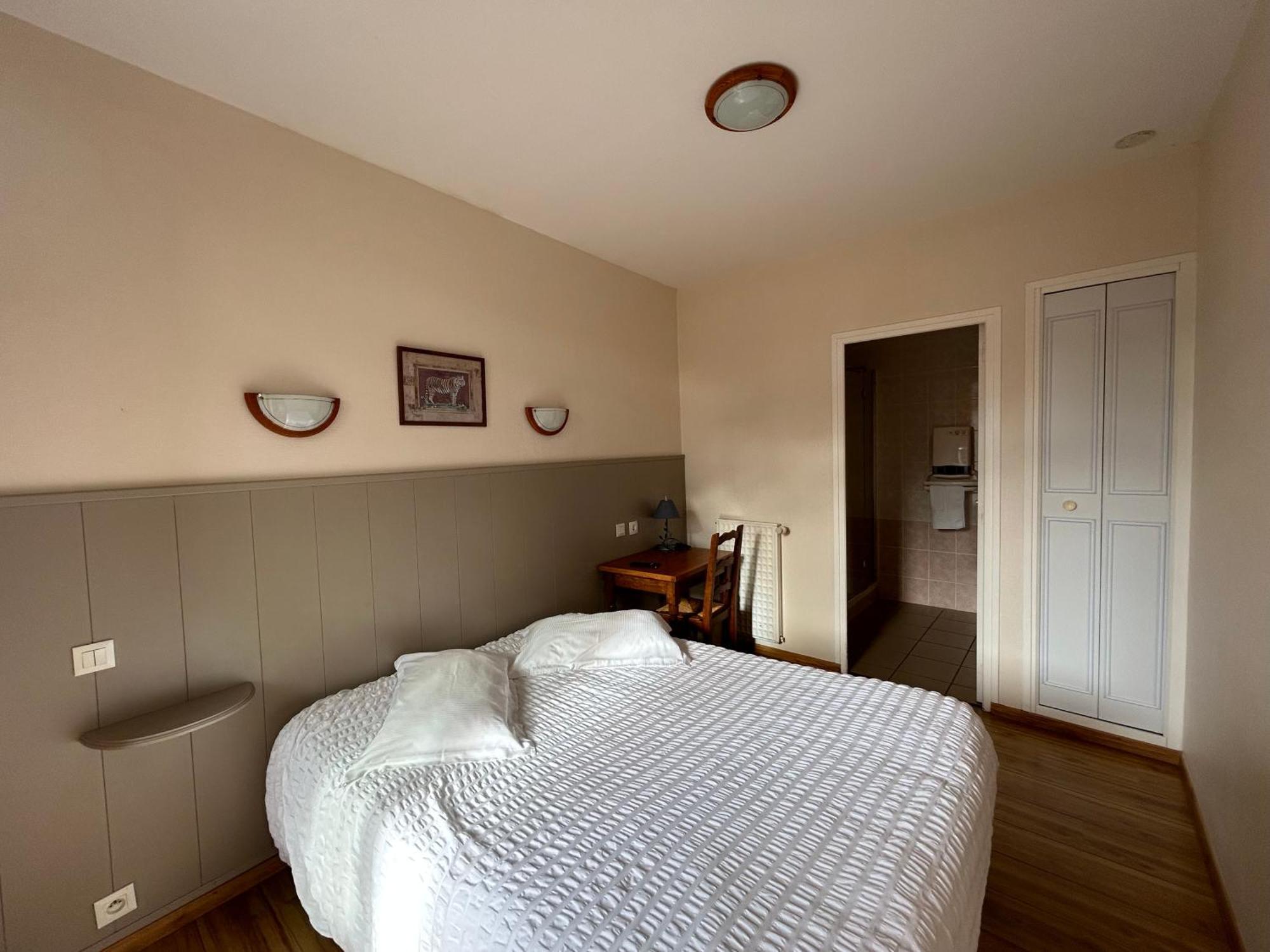 Hotel Les Voisins Beaucemaine Ploufragan 객실 사진